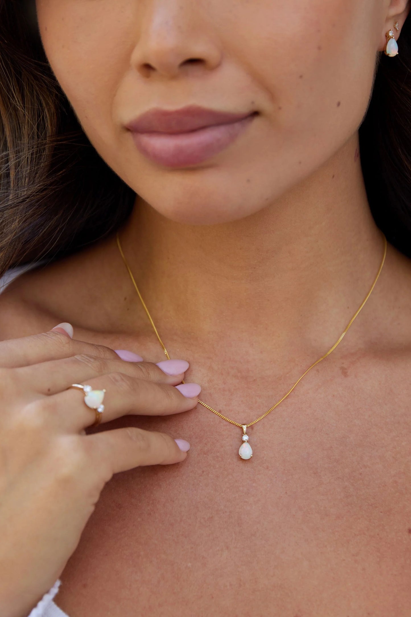 Pendant with Opal and Diamond in 9ct Gold