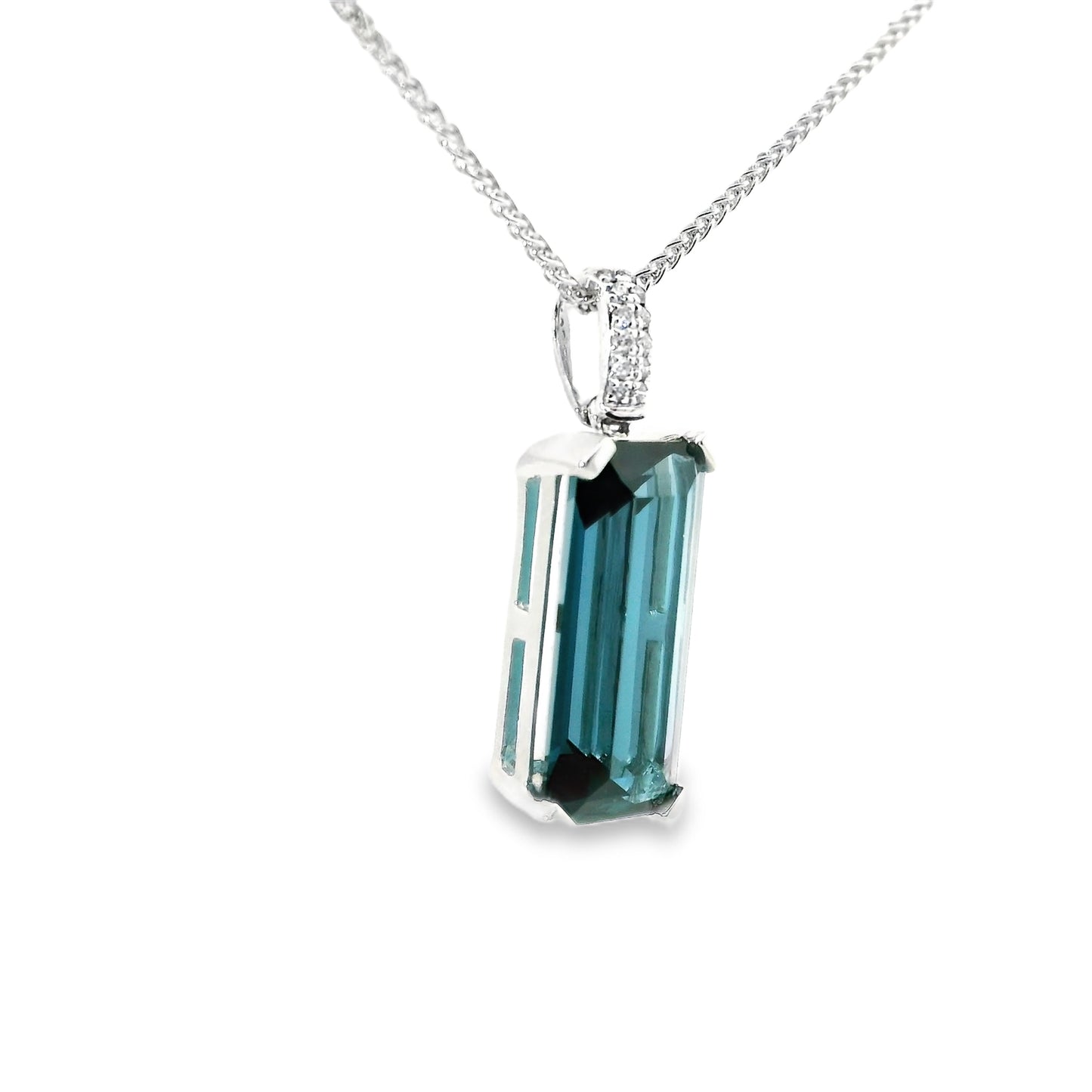 9ct White Gold London Blue Topaz Necklace