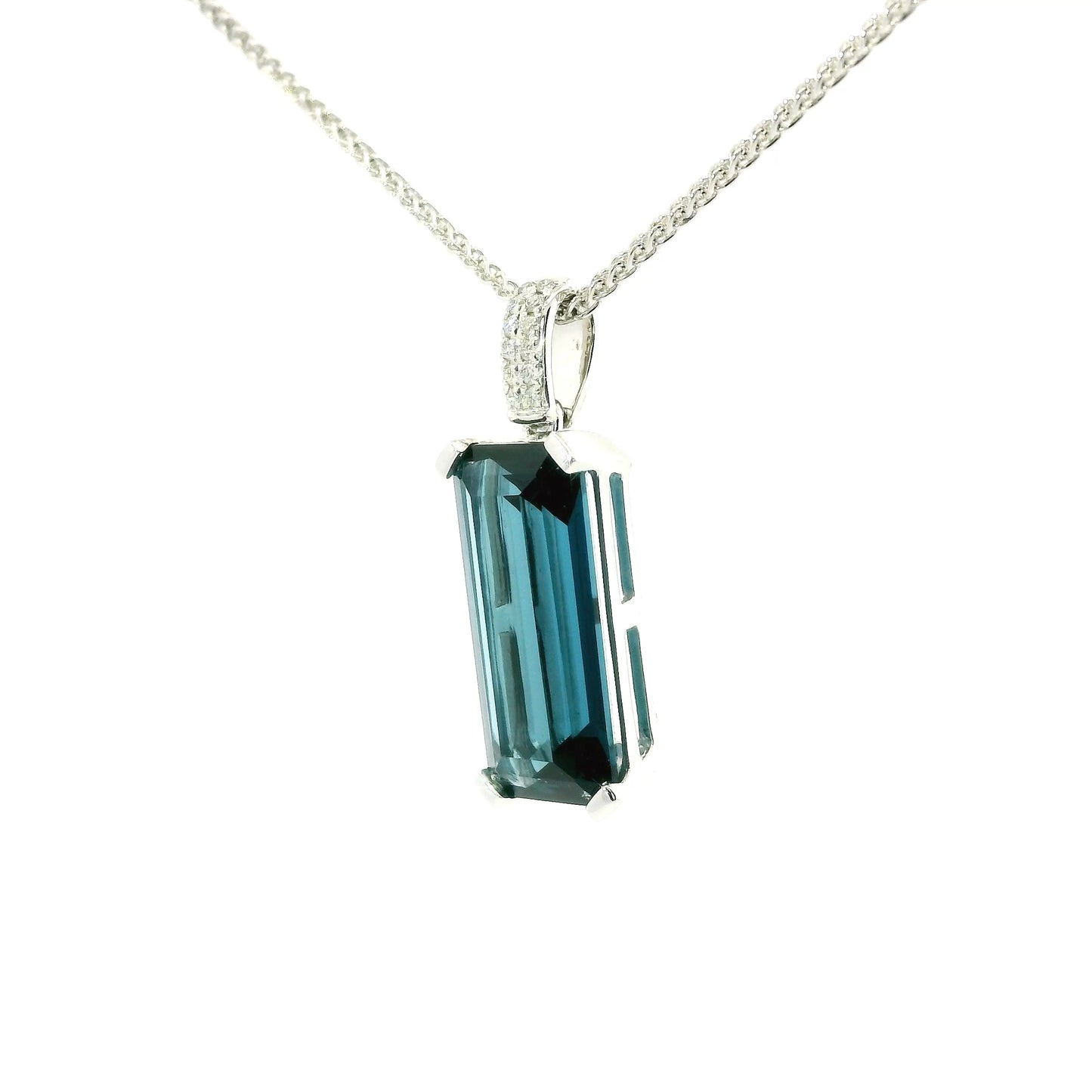 9ct White Gold London Blue Topaz Necklace