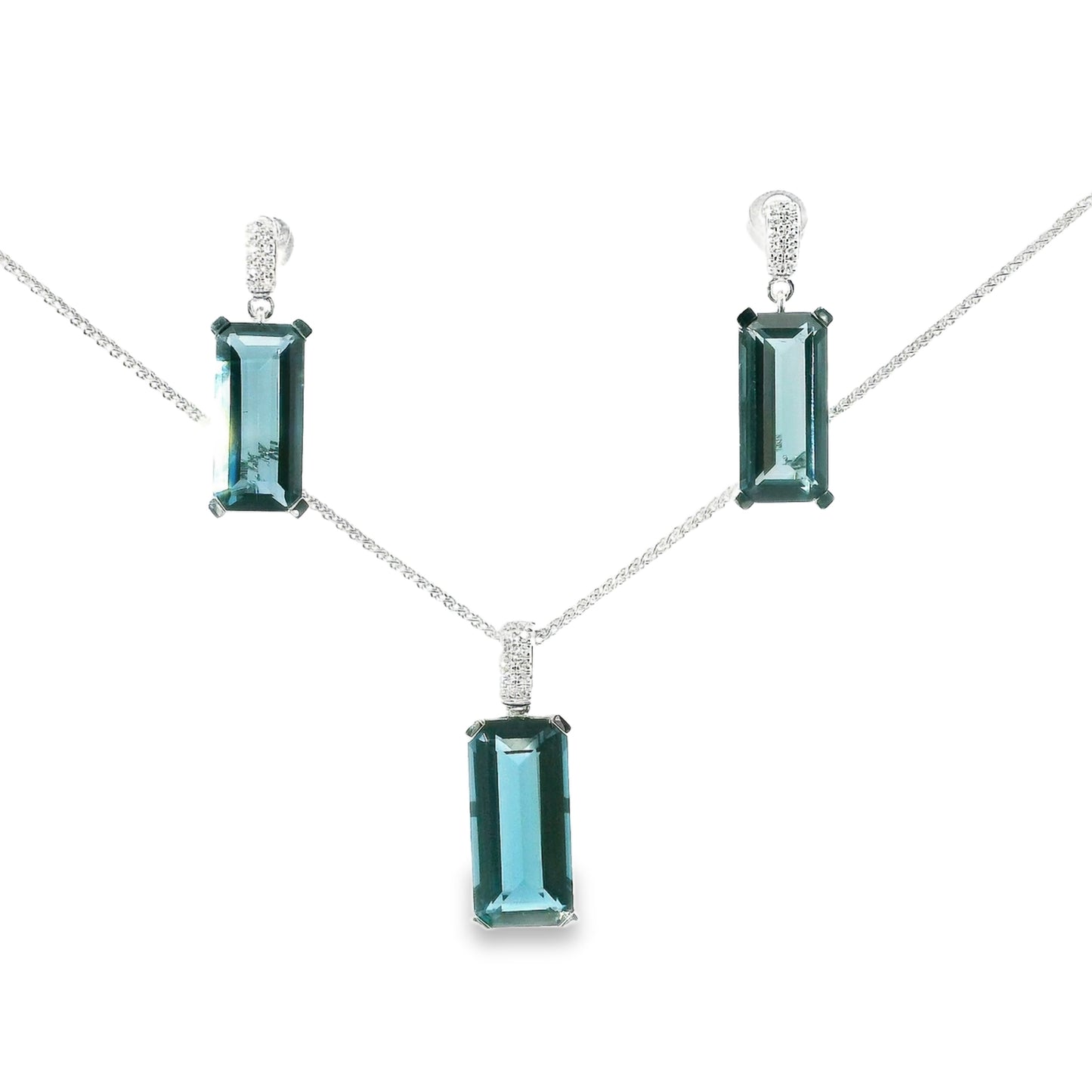 9ct White Gold London Blue Topaz Necklace