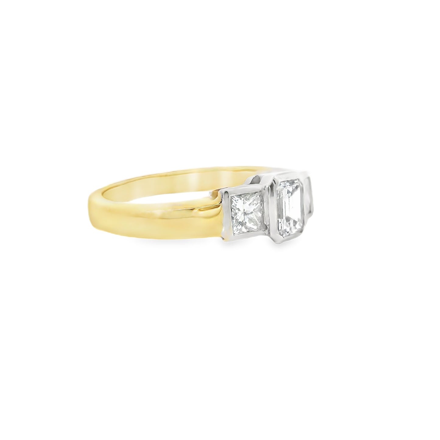 18ct Gold Ring with Diamonds