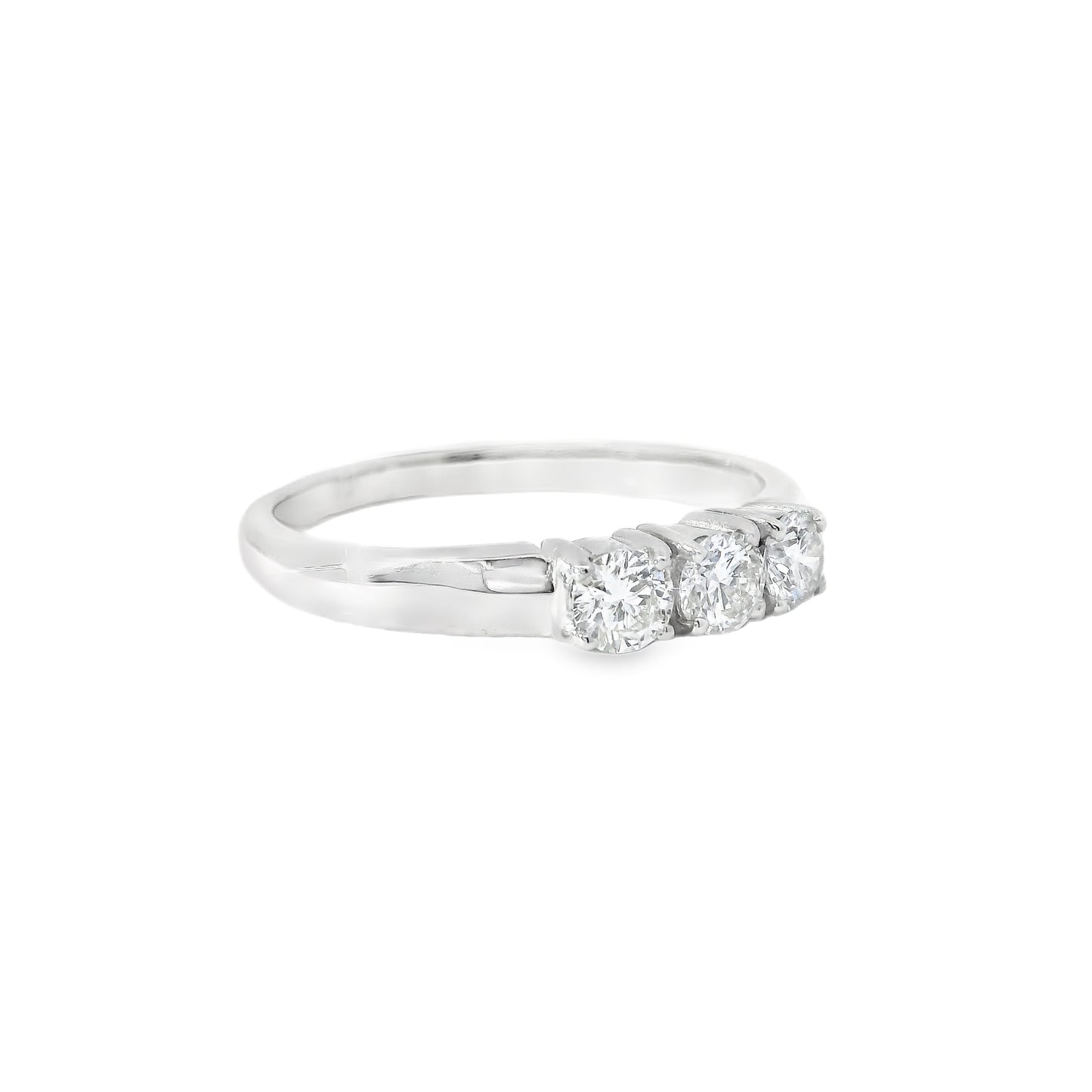 18ct White Gold Ring with Diamonds