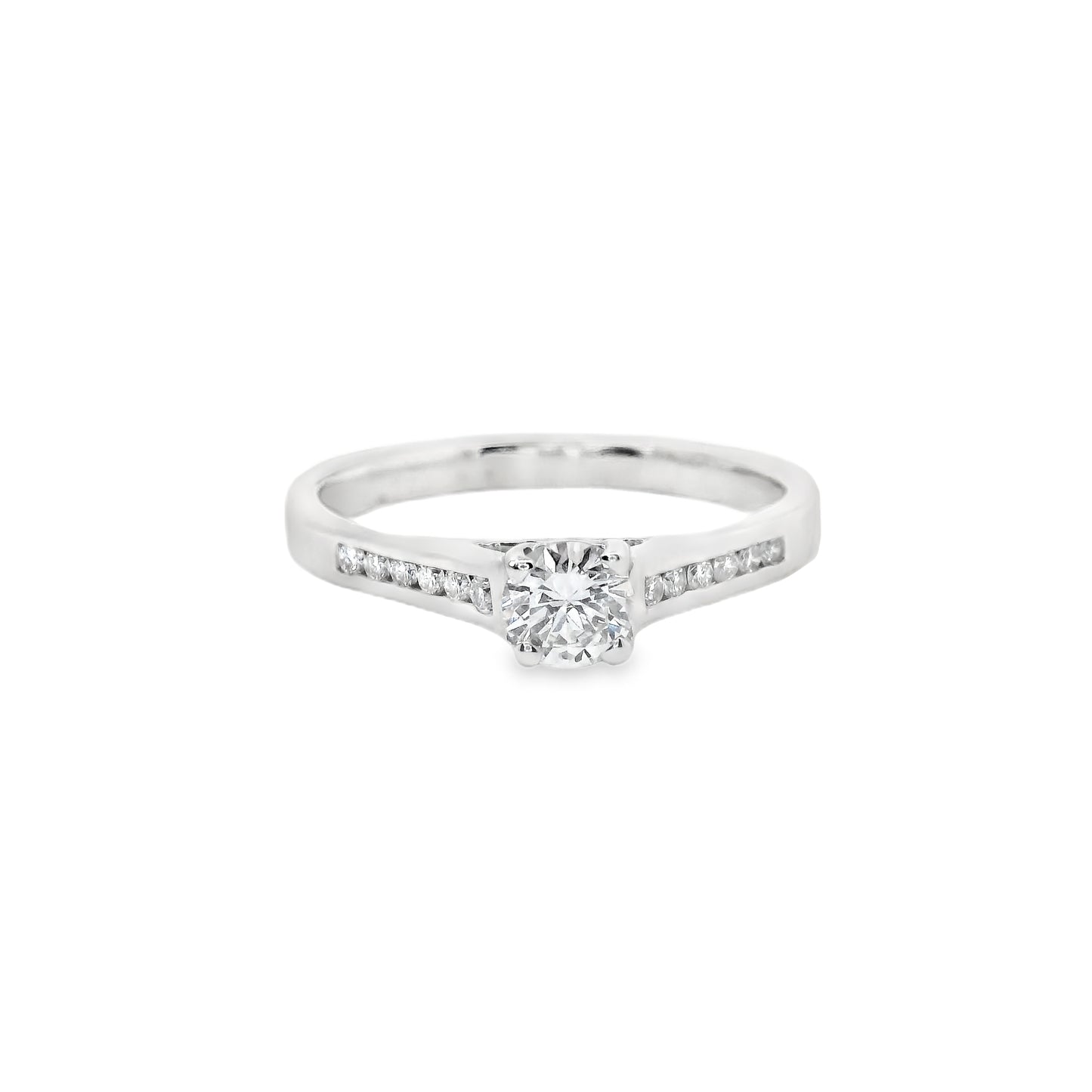 18ct White Gold Ring with Diamonds