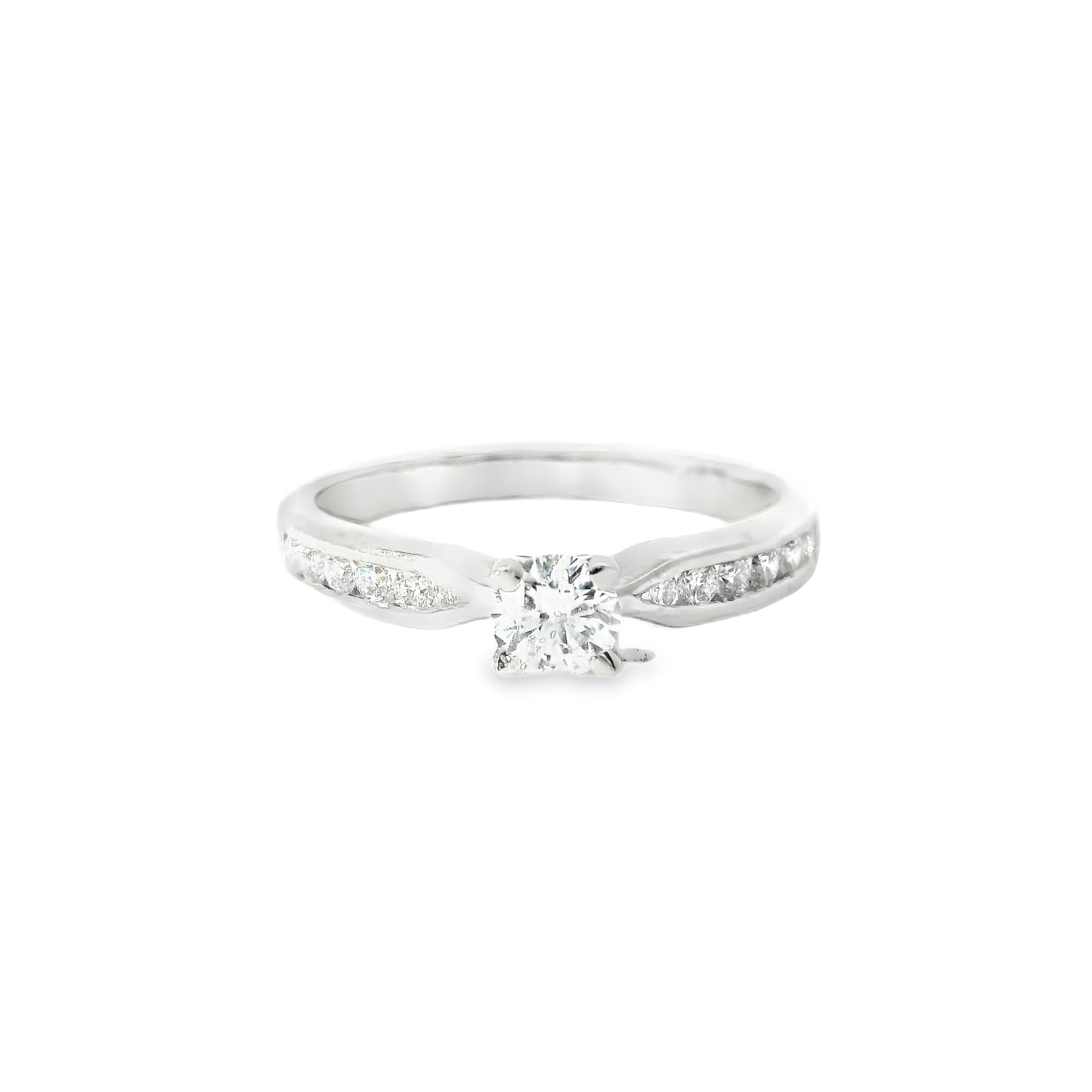 18ct White Gold Ring with Diamonds