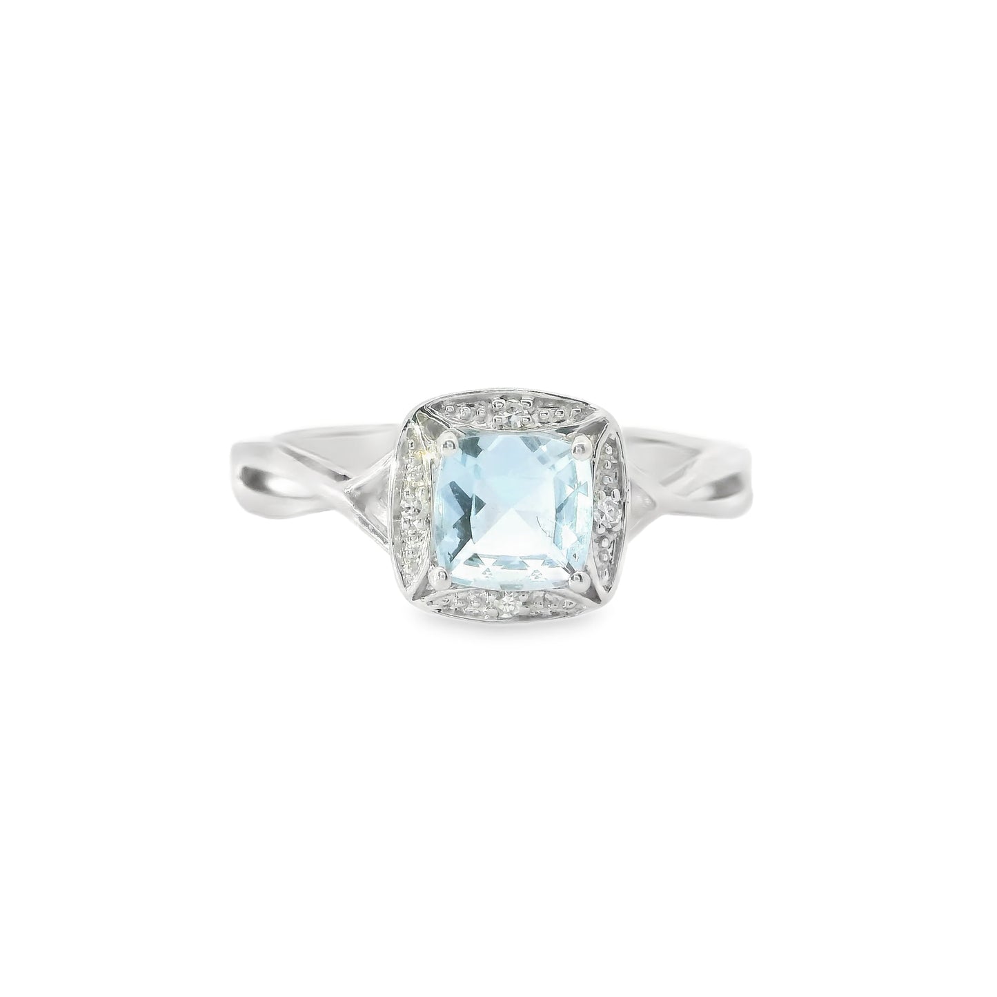 18ct White Gold Ring with Aquamarine and Diamonds