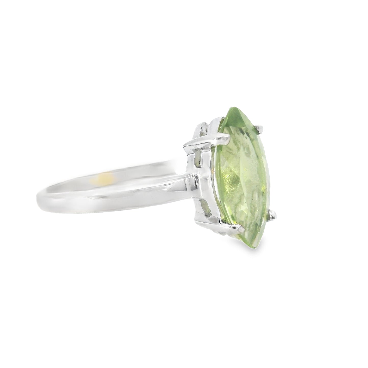 9ct White Gold Ring with Peridot