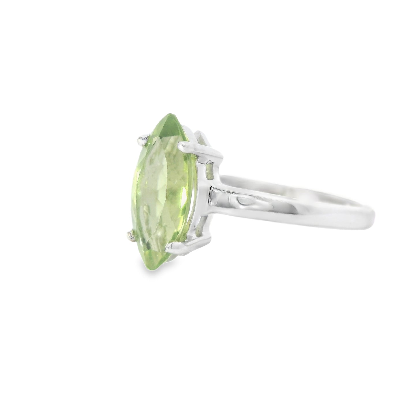 9ct White Gold Ring with Peridot
