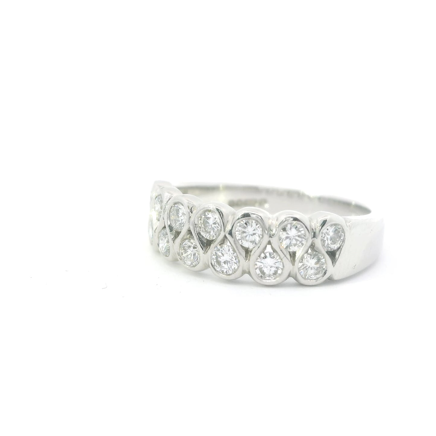 18ct White Gold Ring with Diamonds