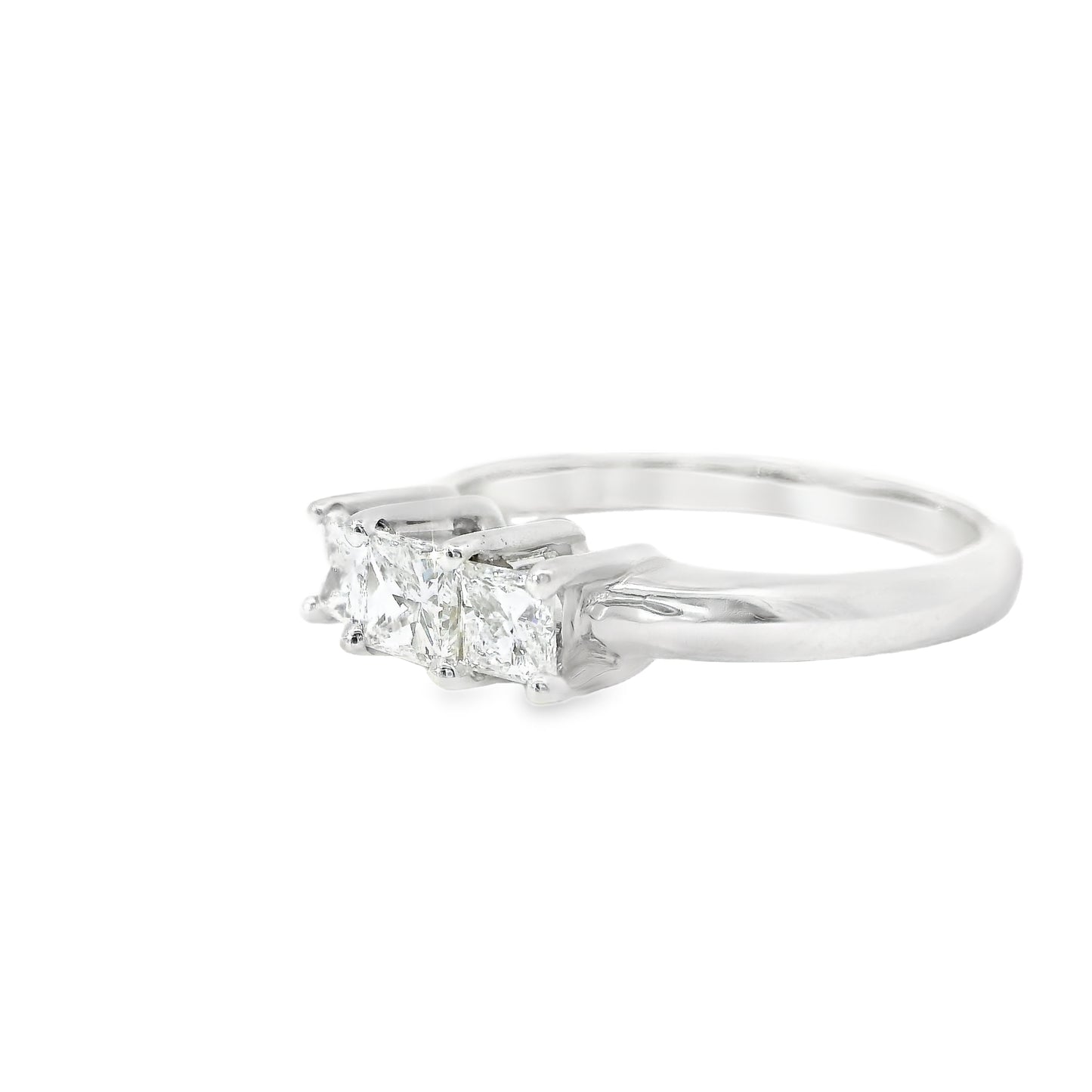 18ct White Gold Ring with Diamonds