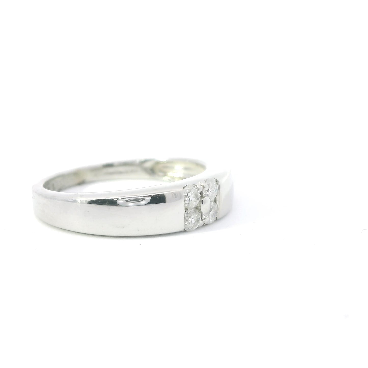 18ct White Gold Ring with Diamonds