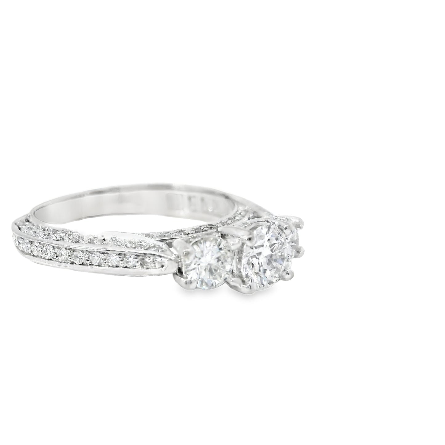18ct White Gold Ring with Diamonds