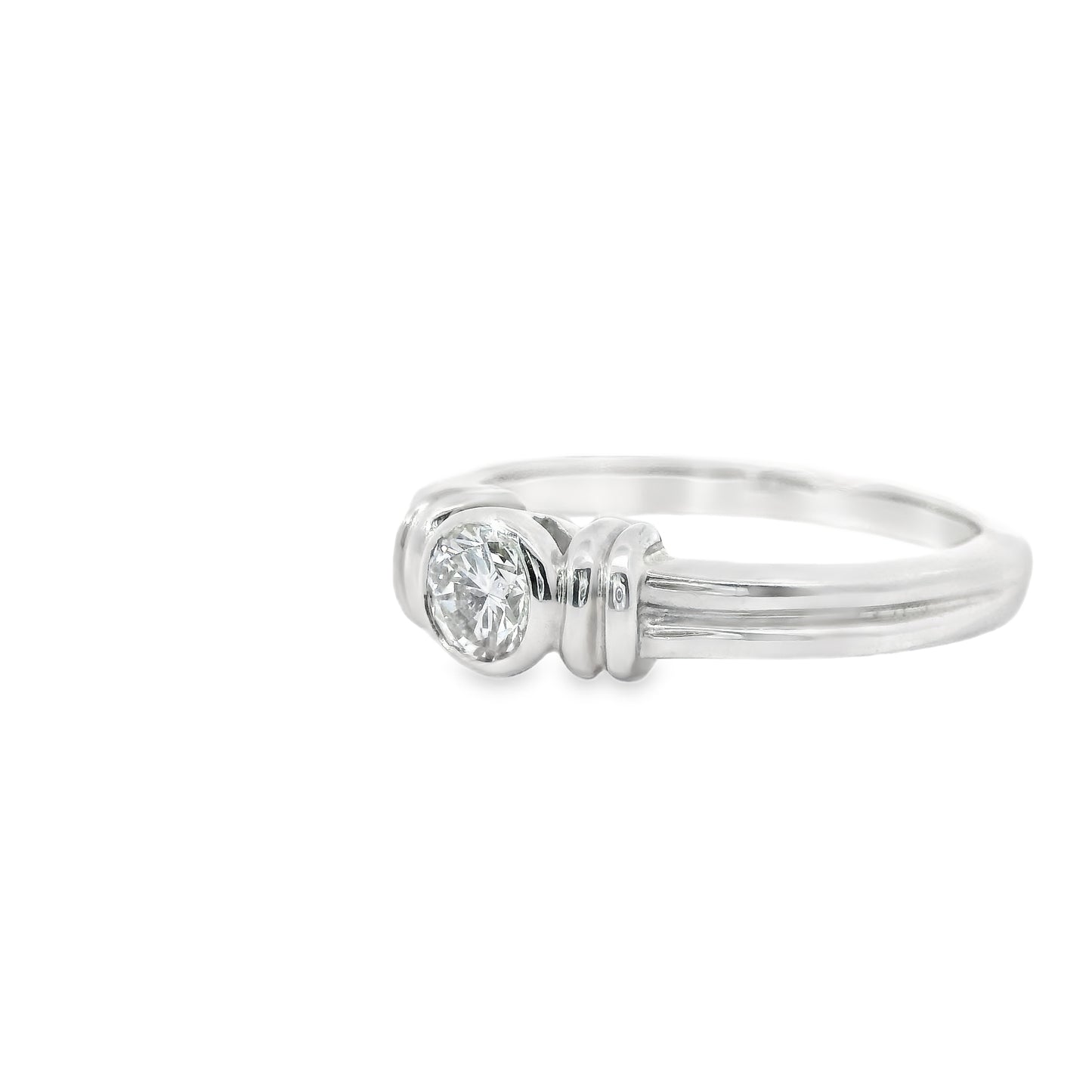 18ct White Gold Ring with Diamond