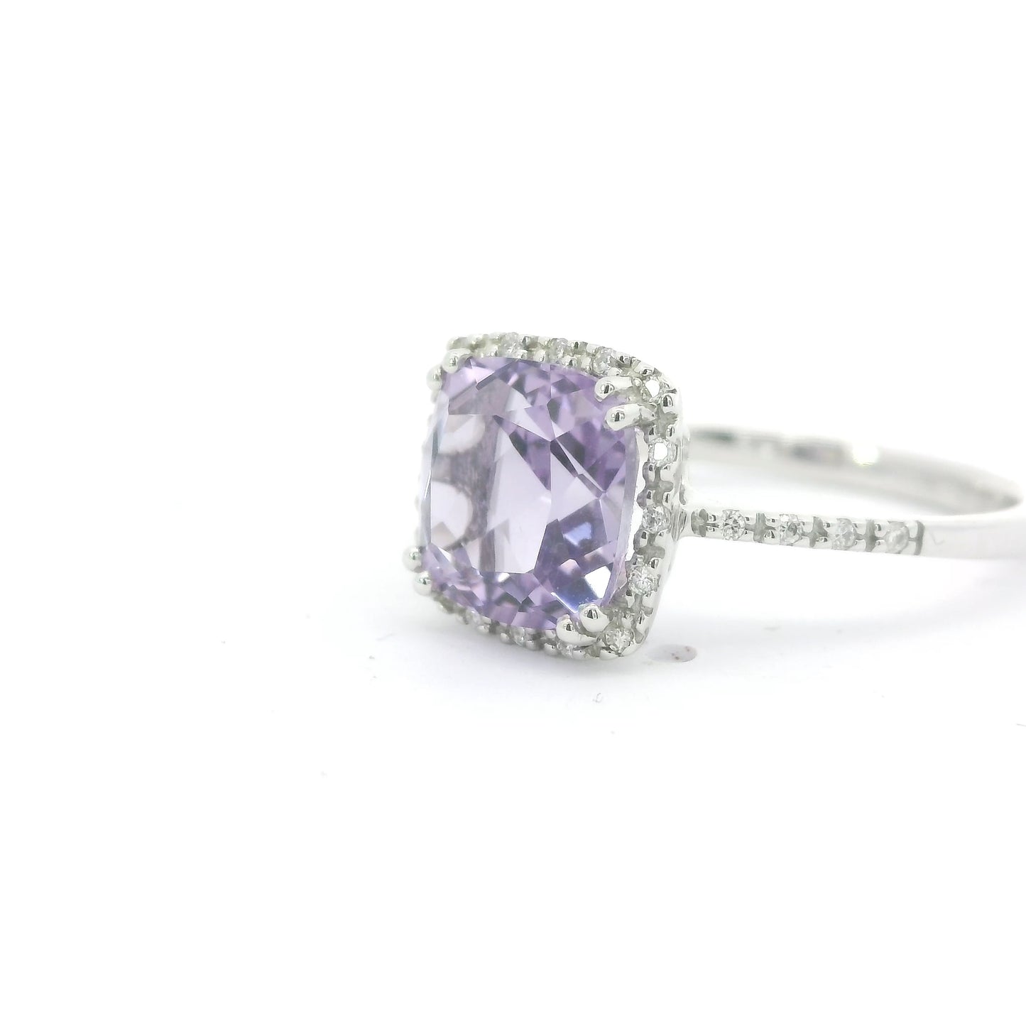 9ct White Gold Amethsyt and Diamonds Ring .09 2.05cts