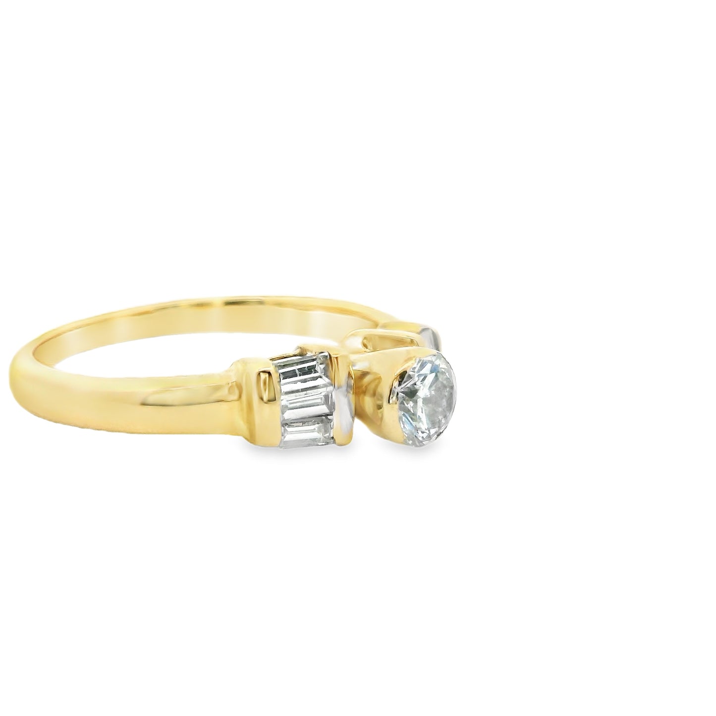18ct Gold Ring with Diamonds