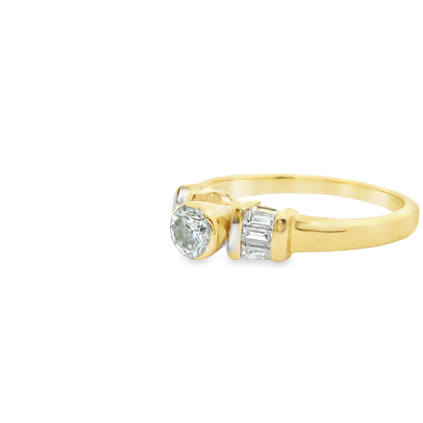 18ct Gold Ring with Diamonds