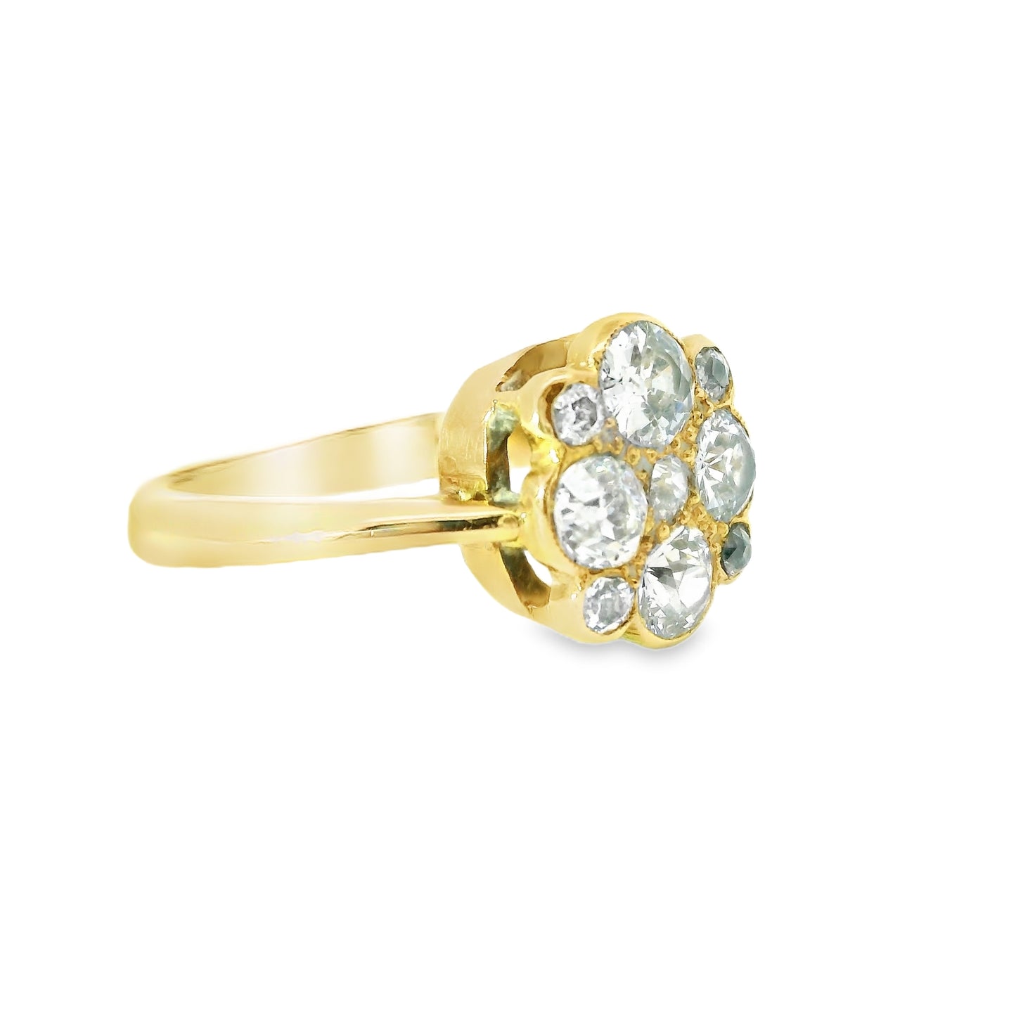 18ct Gold Vintage Daisy Ring