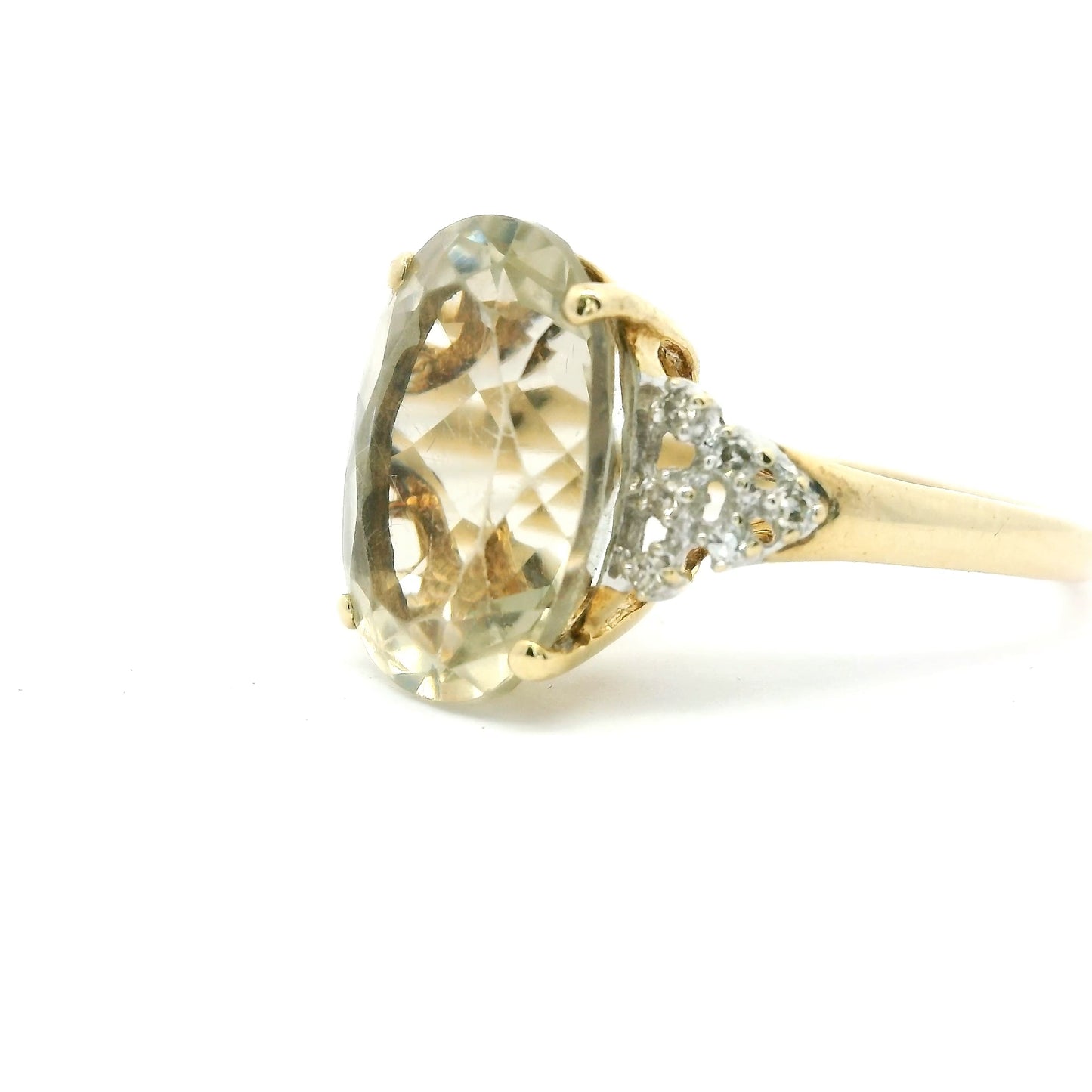 9ct Gold Ring with Quartz and Diamonds
