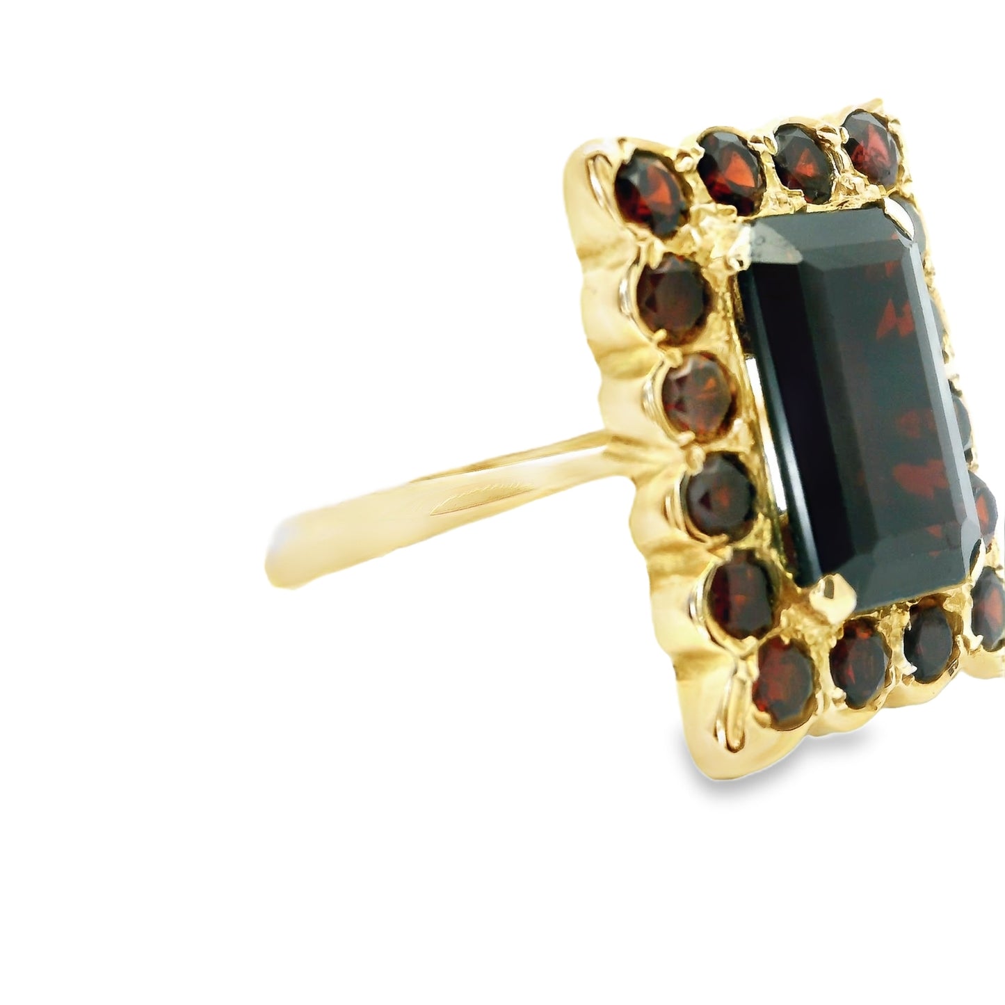 9ct Gold Ring with Garnets