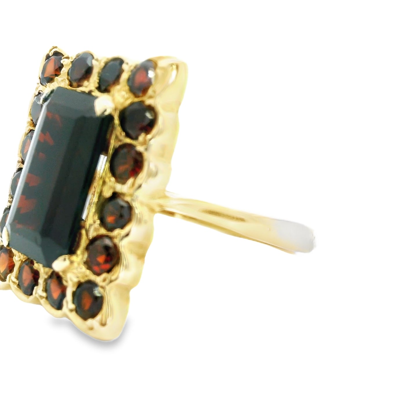9ct Gold Ring with Garnets