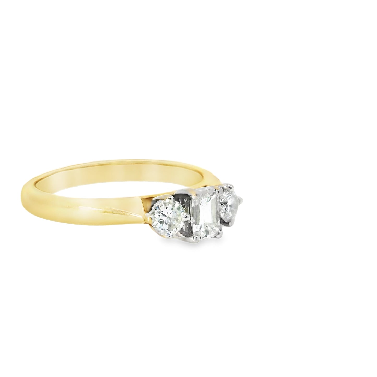 18ct Gold Ring with Diamonds