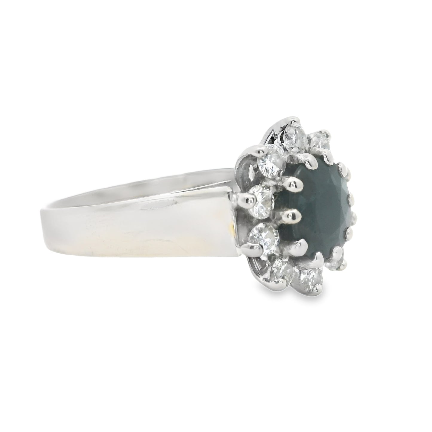 18ct White Gold Ring with Sapphire and Diamonds