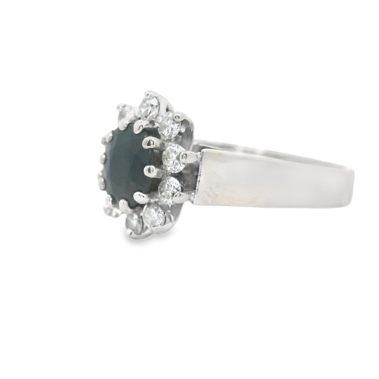18ct White Gold Ring with Sapphire and Diamonds