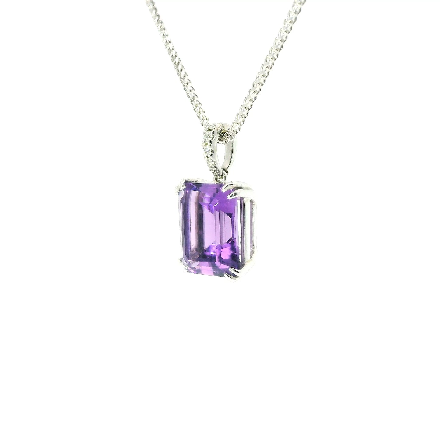 18ct White Gold Pendant with Amethyst and Diamodns