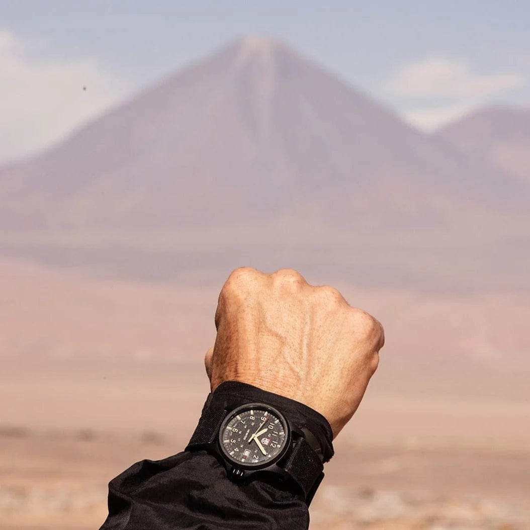 Luminox Atacama Field XL.1970.2 43mm black CARBONOX watch