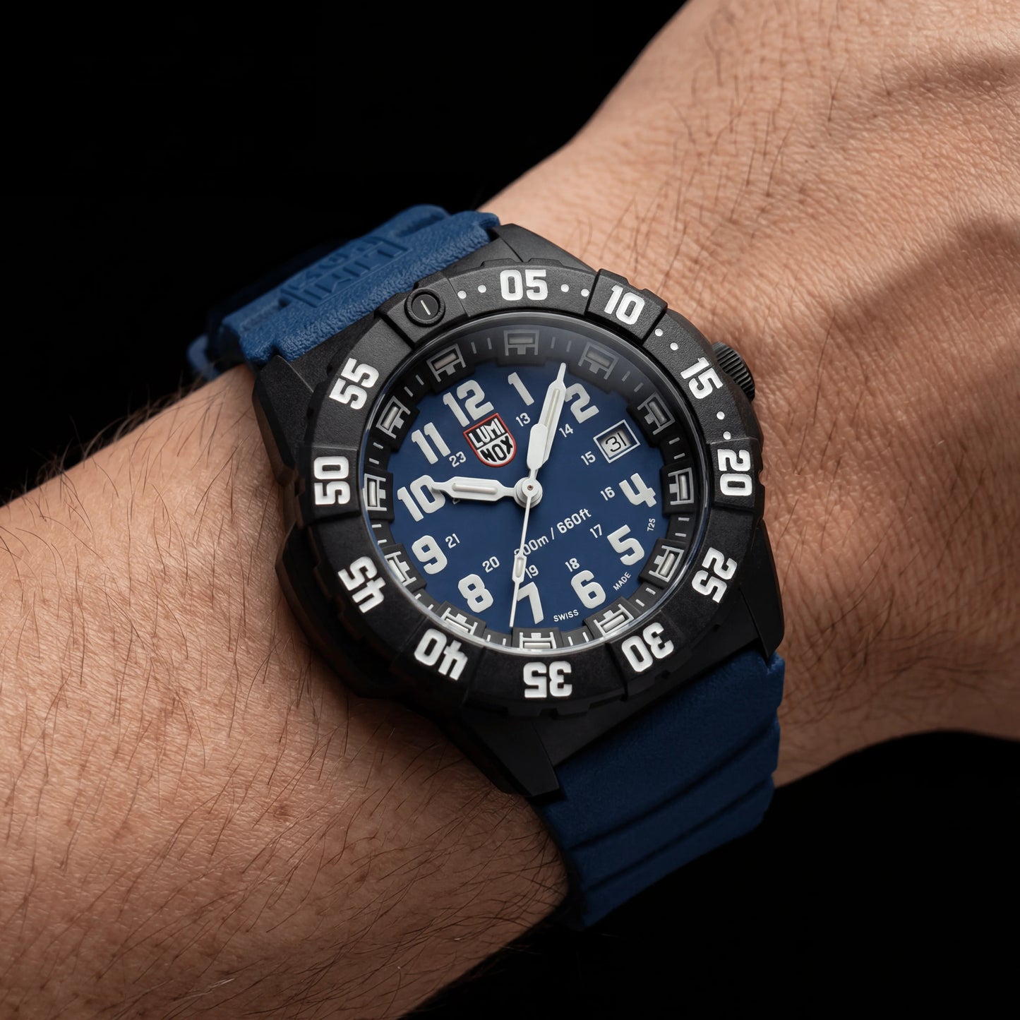 Luminox Navy SEAL XS.3553 self-powered LLT illumination