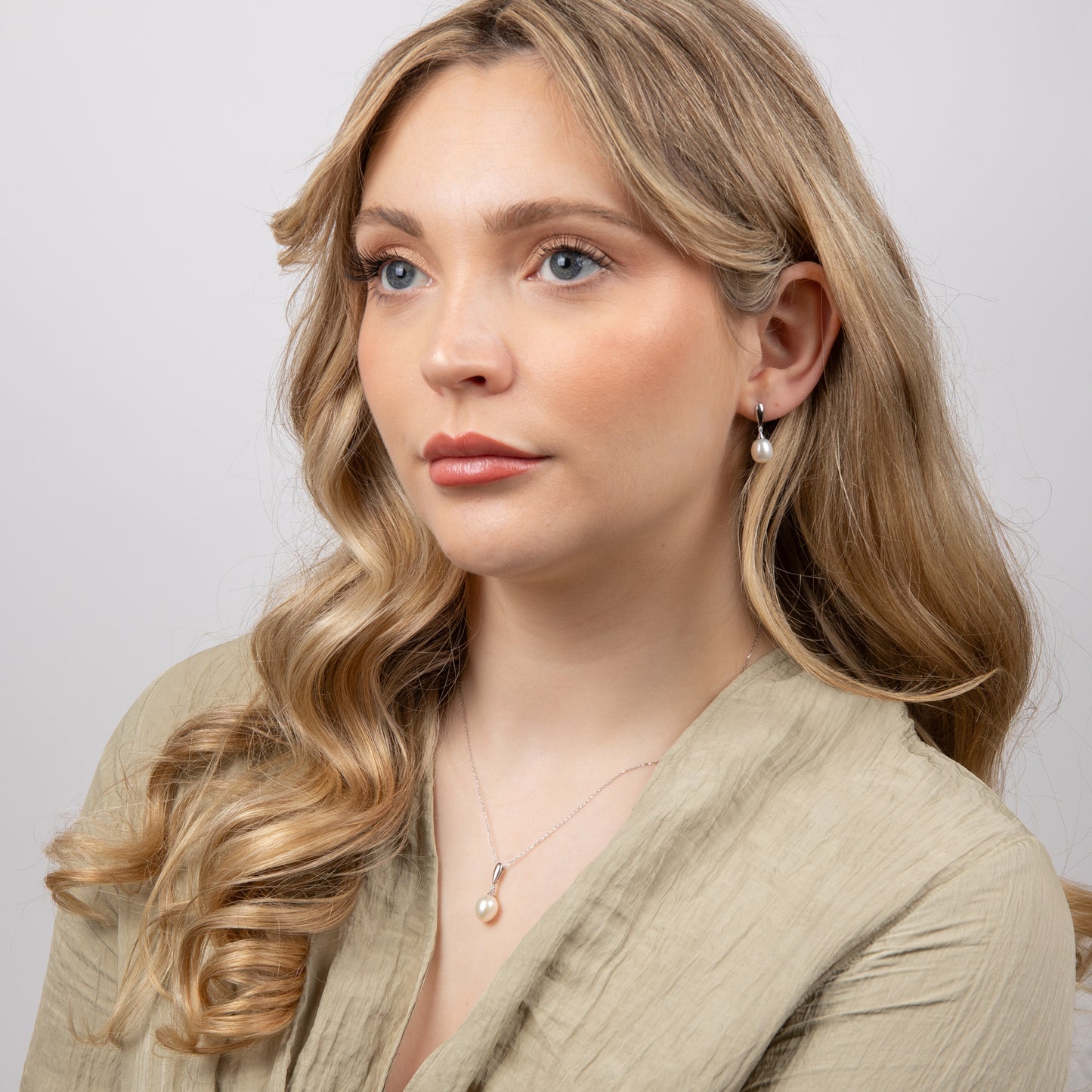 Freshwater Pearl and Diamond Drop Earrings in 9ct Gold