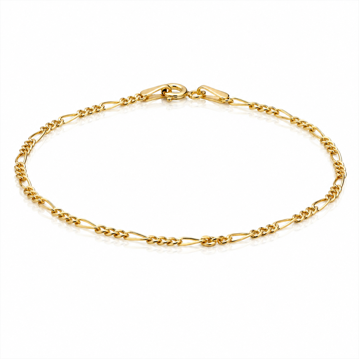 Gold Figaro chain bracelet with 2.3mm alternating links and lobster clasp, suitable for wearing alone or adding charms