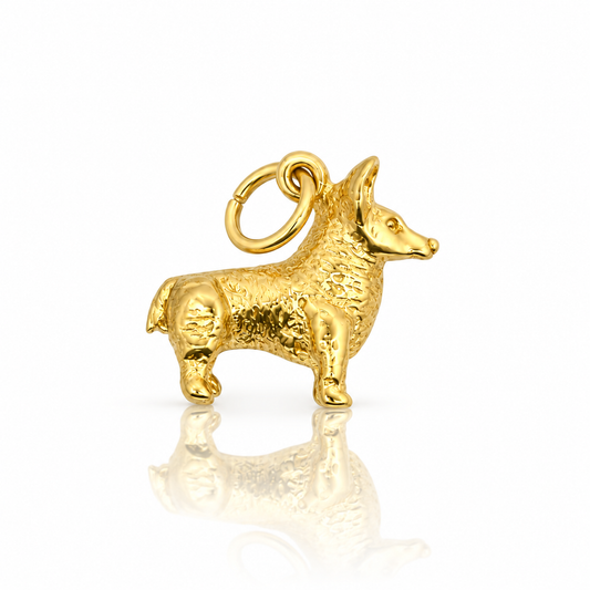 Vintage 9ct yellow gold Corgi dog charm measuring 18 x 14 mm