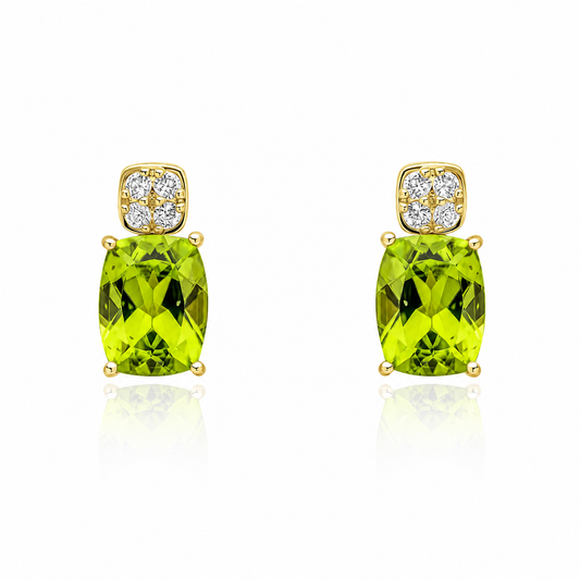 9ct yellow gold pendant featuring a cushion cut peridot beneath a delicate peridot cluster
