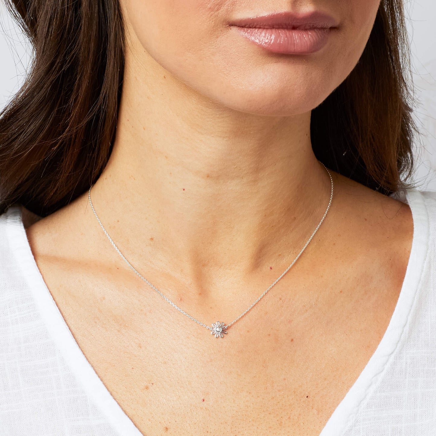 Laura Ashley Thorncliff Daisy Necklace