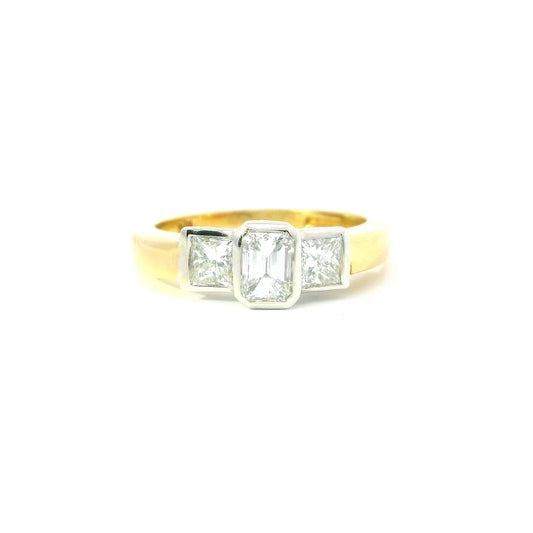 18ct Gold Ring with Diamonds