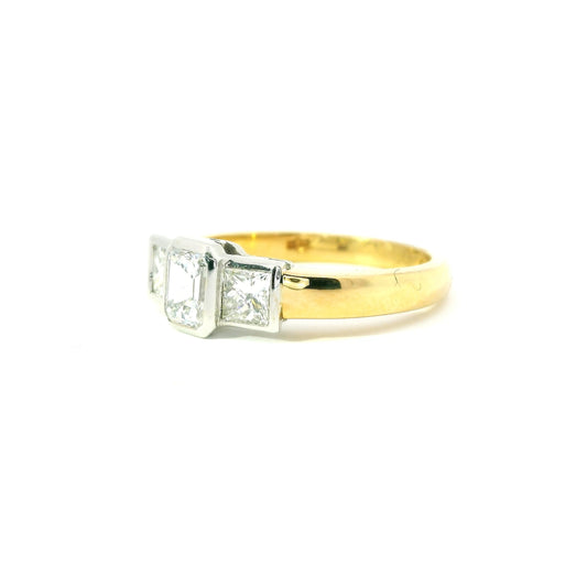 18ct Gold Ring with Diamonds