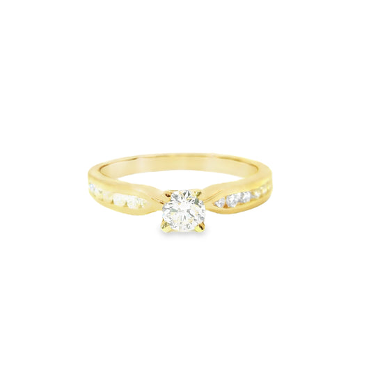 18ct Gold Ring with Diamonds