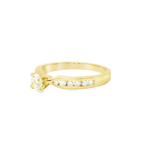 18ct Gold Ring with Diamonds