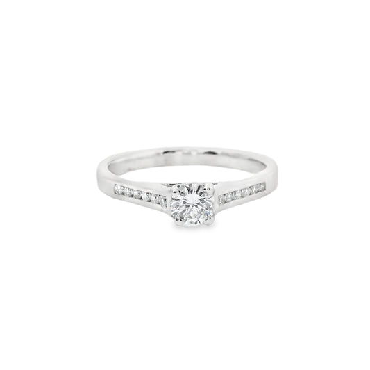 18ct White Gold Ring with Diamonds