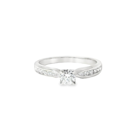 18ct White Gold Ring with Diamonds