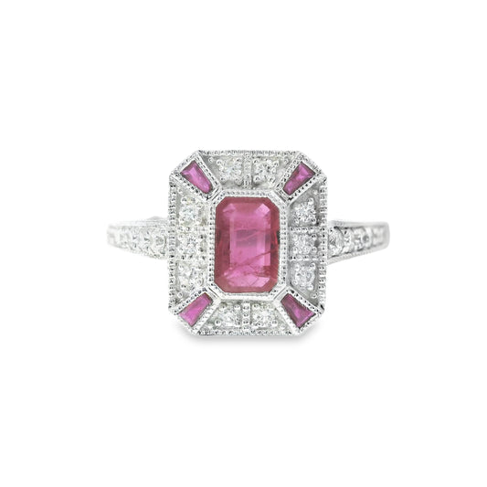 18ct White Gold Ring with Diamonds and Ruby
