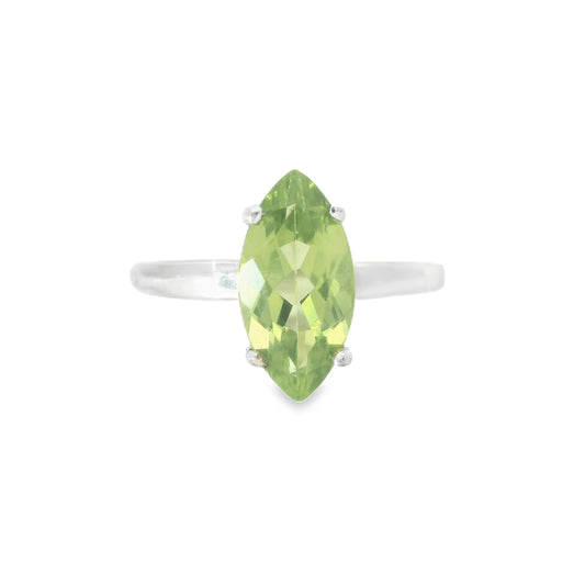 9ct White Gold Ring with Peridot