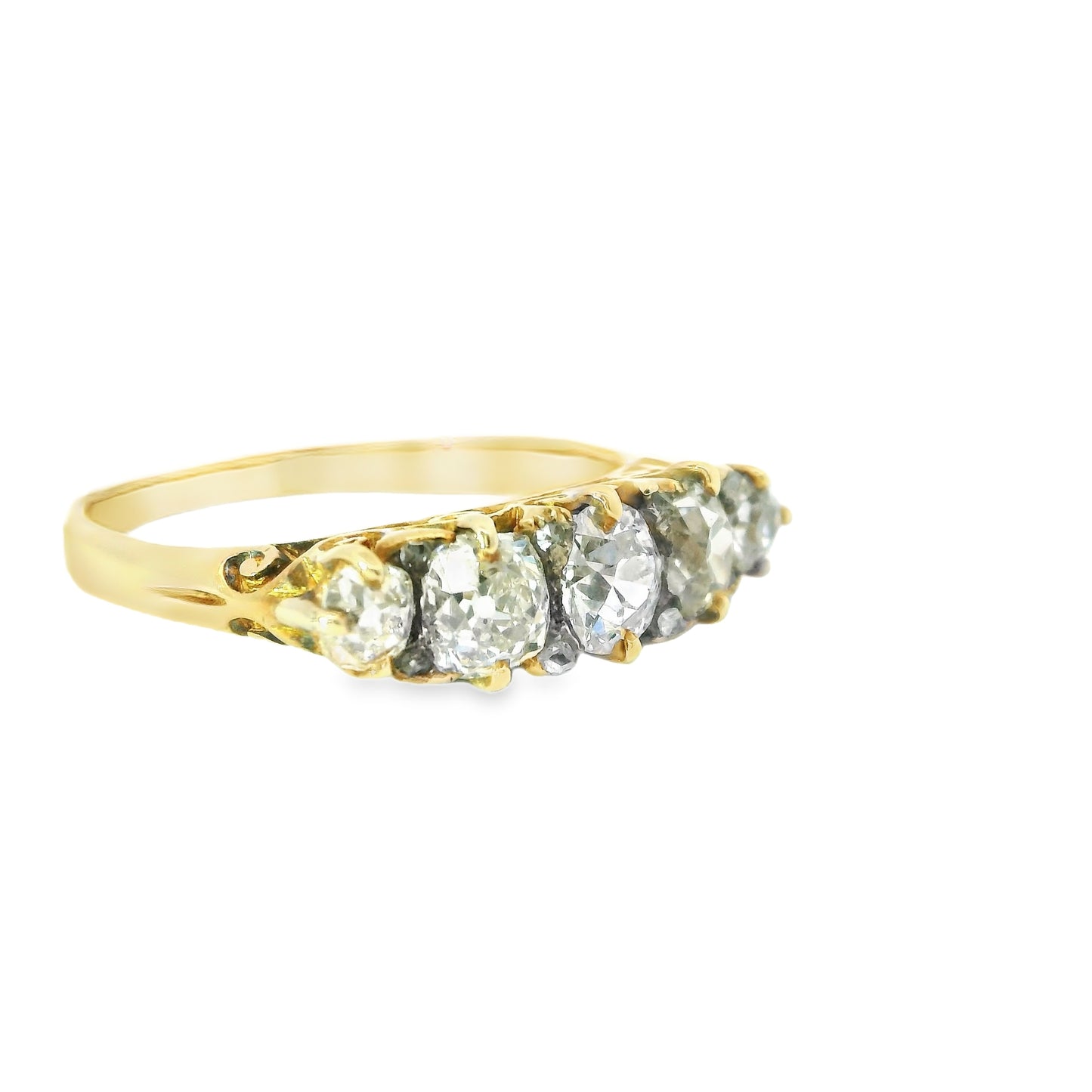 18ct Antique Ring with Diamonds