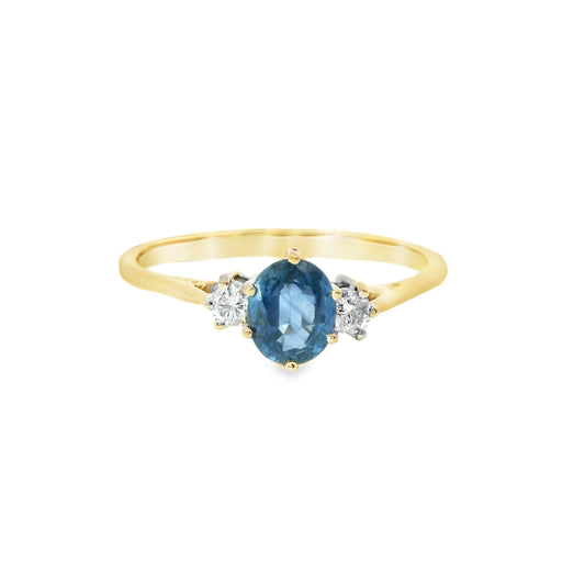 18ct Gold Ring with Sapphire and Diamonds