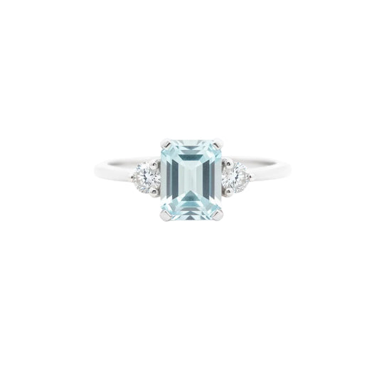 18ct Aquamarine and Diamonds RIng