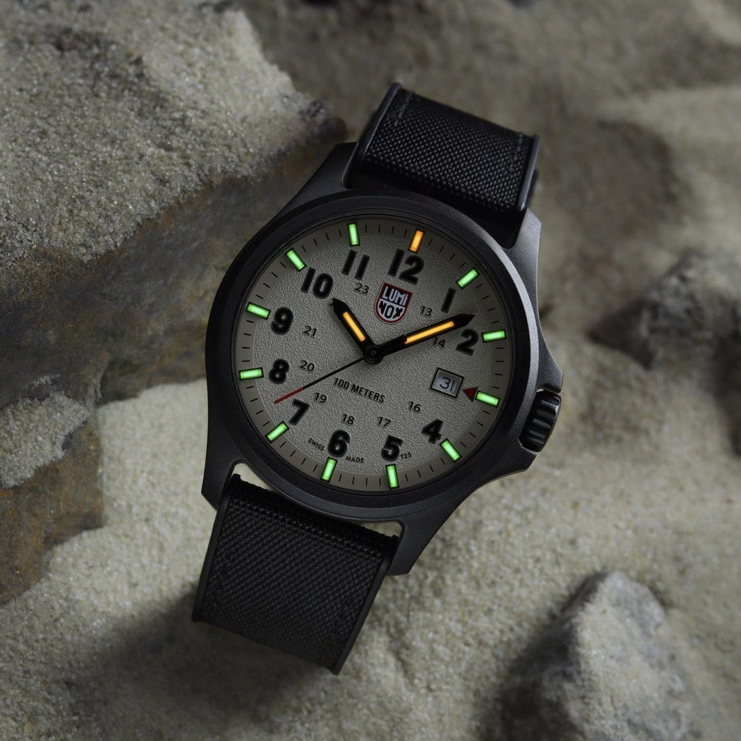 Luminox Atacama Field XL.1971.2 self-powered LLT illumination
