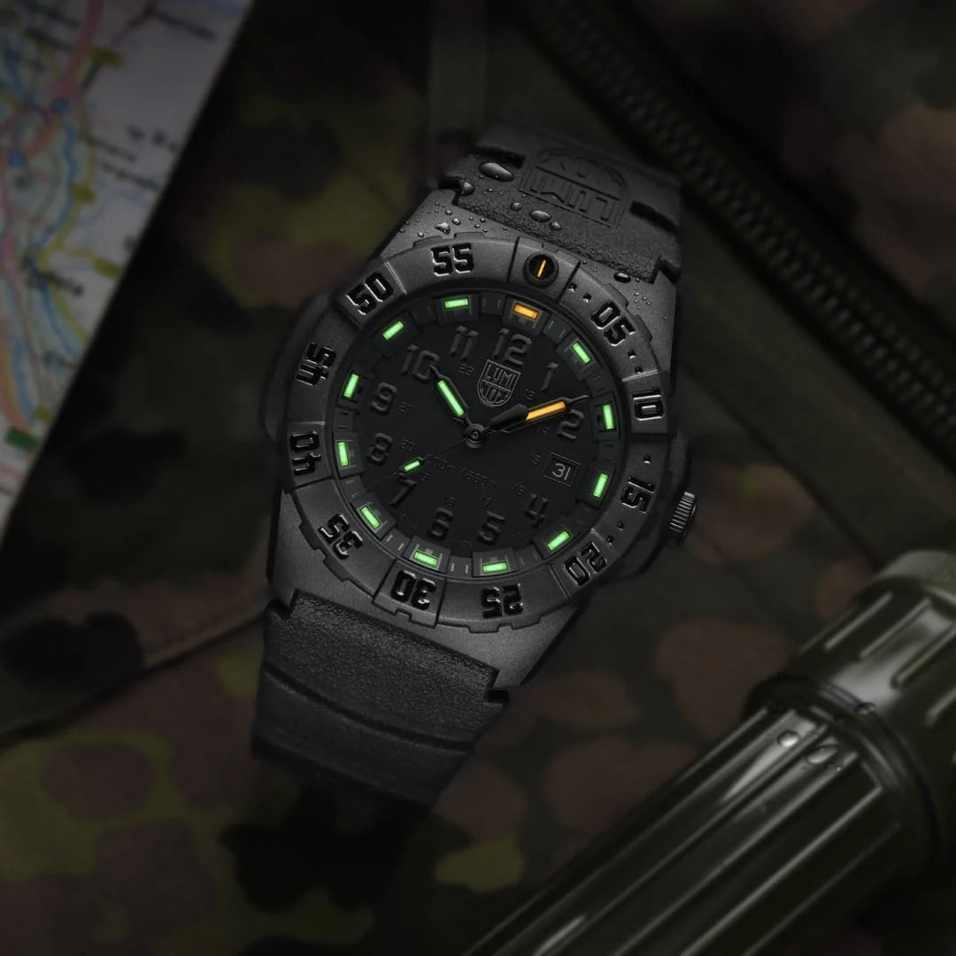 Luminox Navy SEAL XS.3551.BO unidirectional rotating bezel
